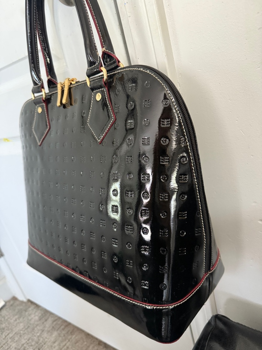 Arcadia large dome Bugatti patent leather black satchel shoulder bag - Picture 2 of 14